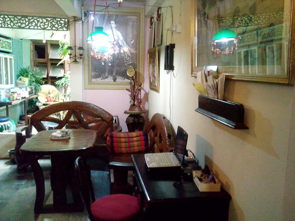 Cafe De Baan Raow Hotel Bangkok Exterior foto