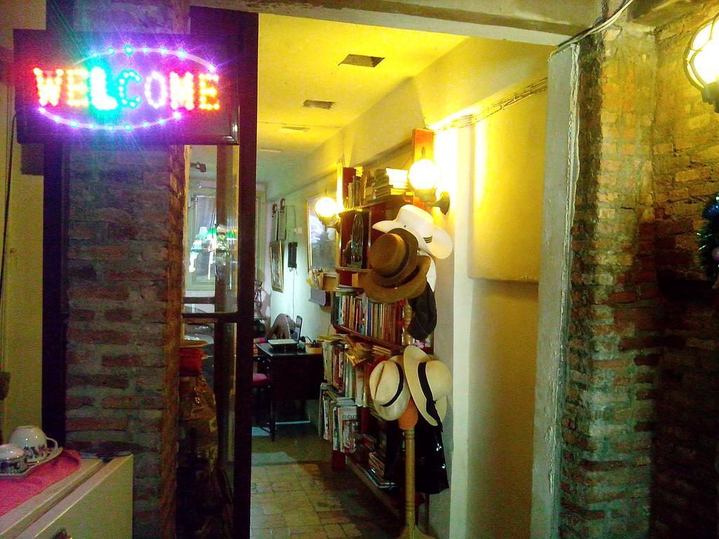 Cafe De Baan Raow Hotel Bangkok Exterior foto